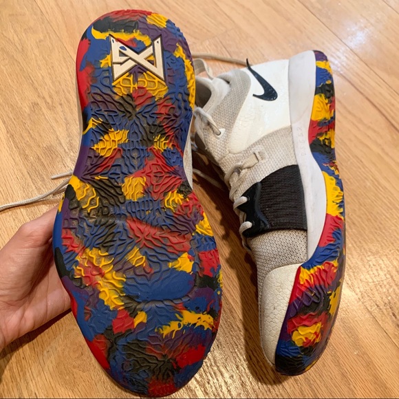 Men’s Nike PG 2 Sneakers - Picture 1 of 9